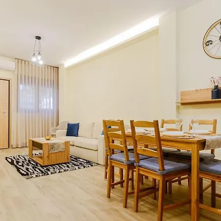 D&s Cozy Apartment, With 2 Bedrooms