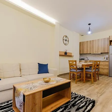 D&s Cozy Apartment, With 2 Bedrooms Apartment *